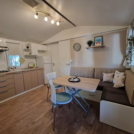 Mobile Chakula At Kozarica Camp *