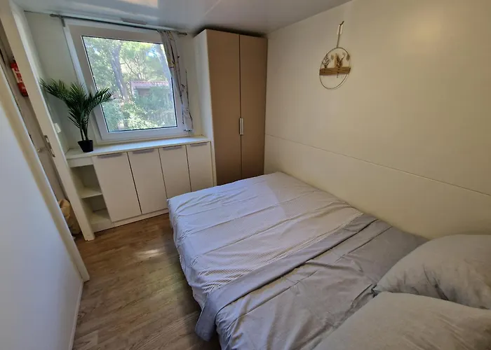 Mobile Chakula At Kozarica Camp *