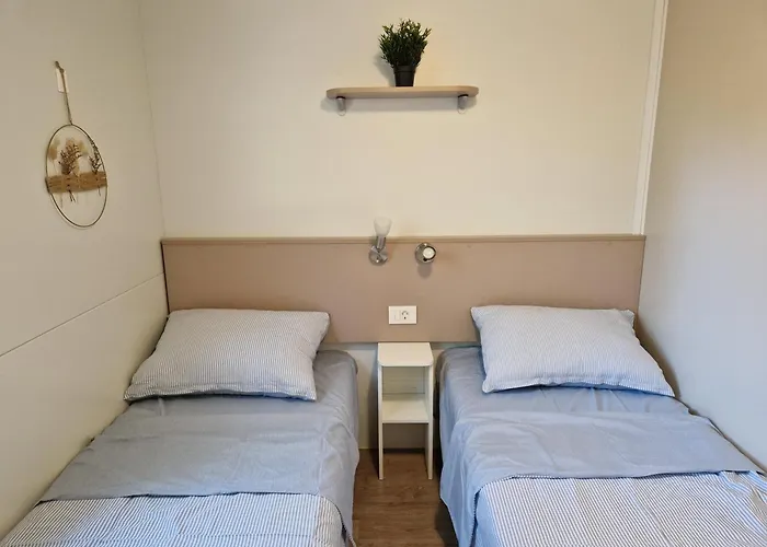 Mobile Chakula At Kozarica Camp Пакоштане