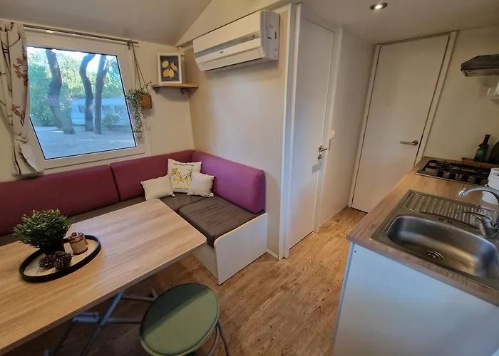 Mobile Chakula At Kozarica Camp * Pakostane